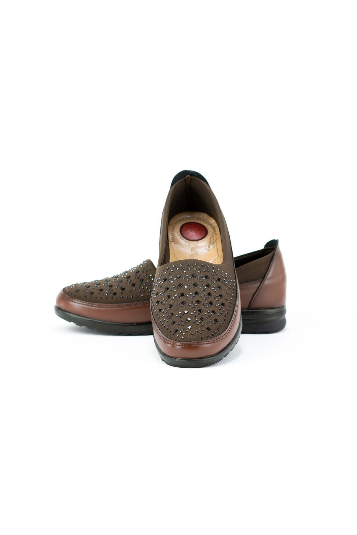 Kadın Bağcıksız Kauçuk Taban Comfort Model Taşlı Tam Kalıp Ortopedik Deri Anne Ayakkabı